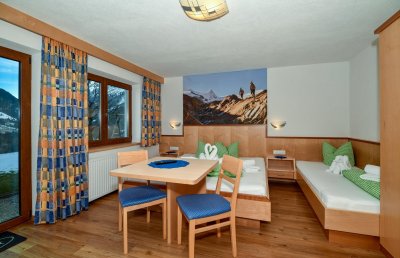 Schlafzimmer UG 4Bett